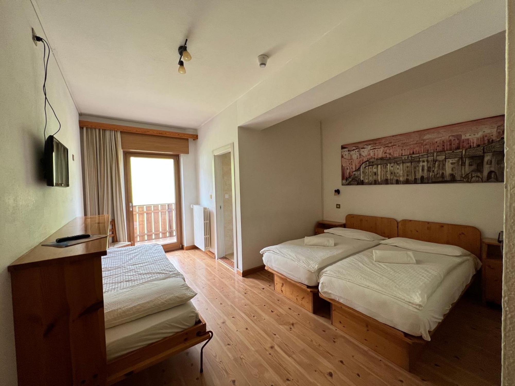 Hotel D'La Varda Di Topran D'Agata Paolo &C Sas Padola Bilik gambar